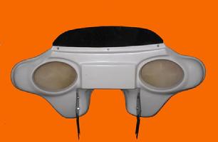 Bat wing fairing with 6x9 speakers and sterio deck panel